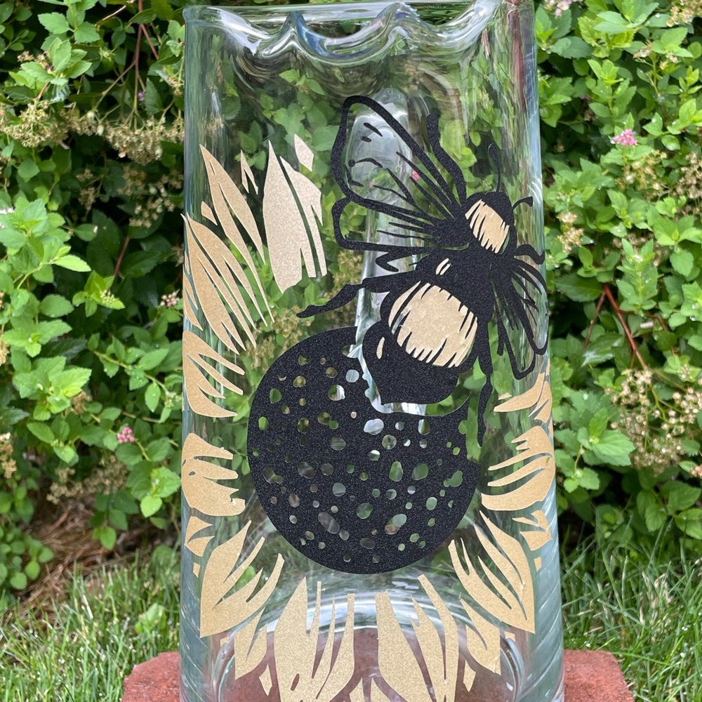Bee pitcher